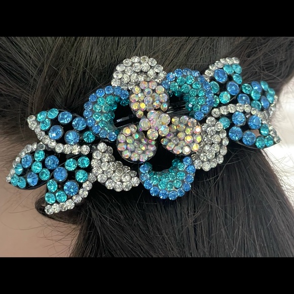 Beautiful Multi Colored Blues Swarovski Crystals Barrette - Picture 5 of 7